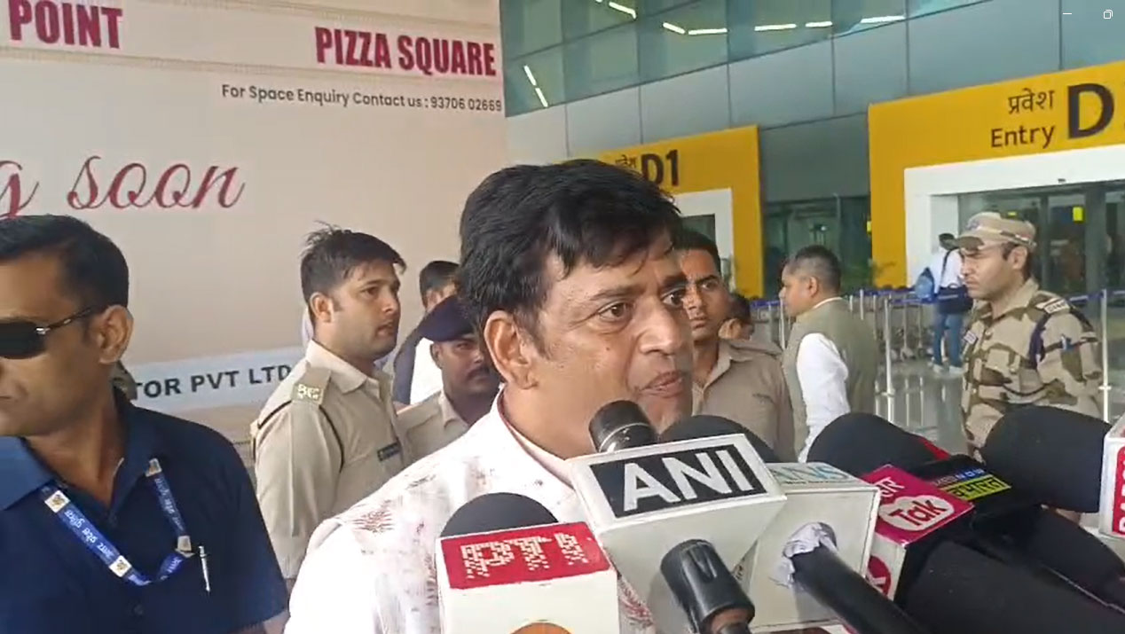 अब लालटेन का दौर गया, एलईडी लाइट का जमाना है-रवि किशन