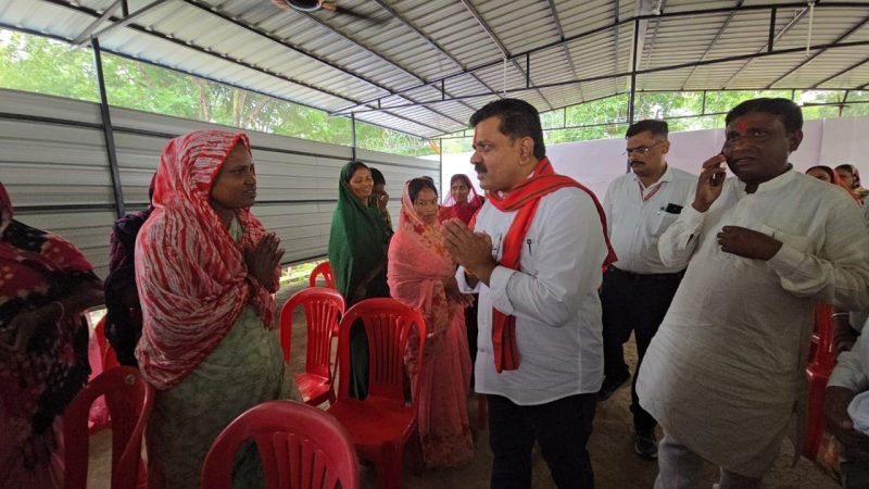 प्रदेश में पहली बार दीपावली पर उपमुख्यमंत्री श्री विजय शर्मा ने किया स्वच्छता दीदियों व कमांडो के साथ जलपान एवं स्नेहिल सम्मान