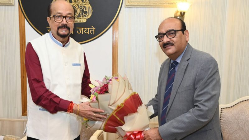 राज्यपाल रमेन डेका से नव नियुक्त मुख्य सचिव ने सौजन्य भेंट की