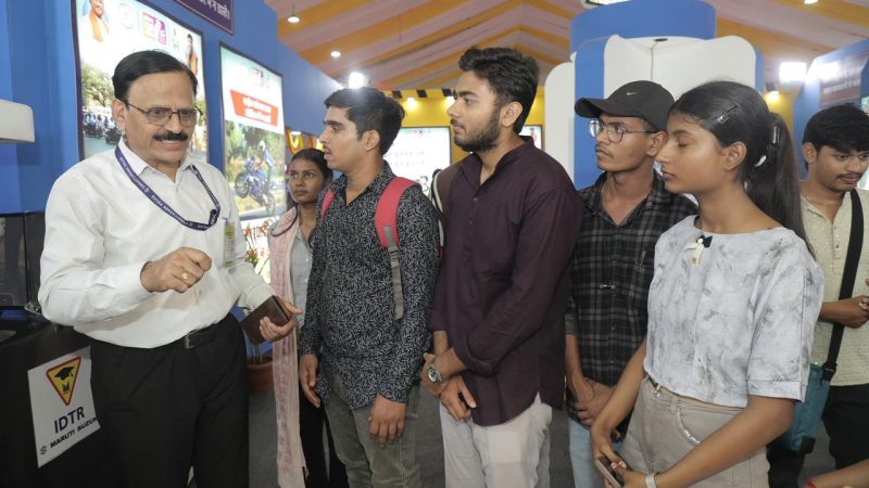 परिवहन विभाग दे रहा सुरक्षित वाहन संचालन और आधुनिक परिवहन सेवाओं की उपयोगी जानकारी