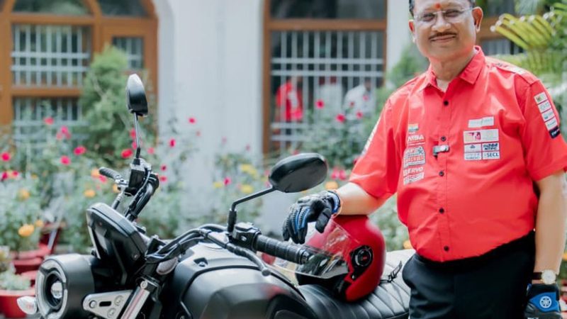 मुख्यमंत्री विष्णुदेव साय ने स्वयं बाइक चलाकर युवाओं को दिया सुरक्षित ड्राइविंग का संदेश