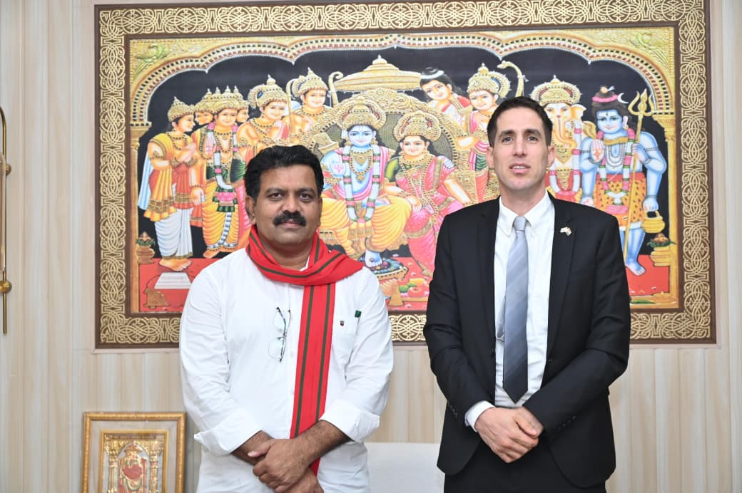 उपमुख्यमंत्री विजय शर्मा से इस्राइल के आर्थिक प्रतिनिधि यैर ओशेरॉफ की सौजन्य भेंट