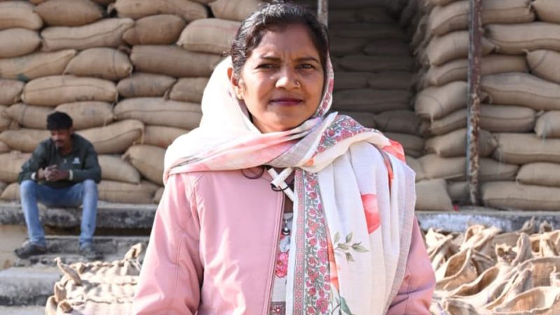 महिला किसान विमला सिंह ने बेचा 50 क्विंटल धान
