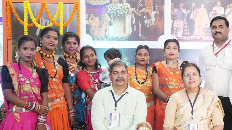 छत्तीसगढ़ के रजत जयंती राज्योत्सव में पर्यटन, संस्कृति एवं धर्मस्व विभाग का स्टॉल बना आकर्षण का केन्द्र, उमड़ी दर्शकों की भीड़