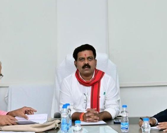 पेसा अधिनियम के नियमों को अधिक प्रभावी बनाने उपमुख्यमंत्री विजय शर्मा ने सभी विभागों से समन्वय हेतु ली बैठक