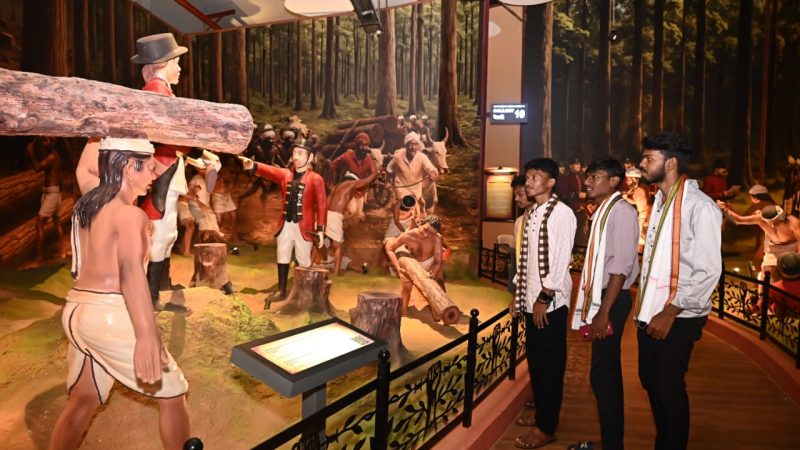 शहीद वीर नारायण सिंह जनजातीय संग्रहालय बना प्रेरणा और आकर्षण का केन्द्र