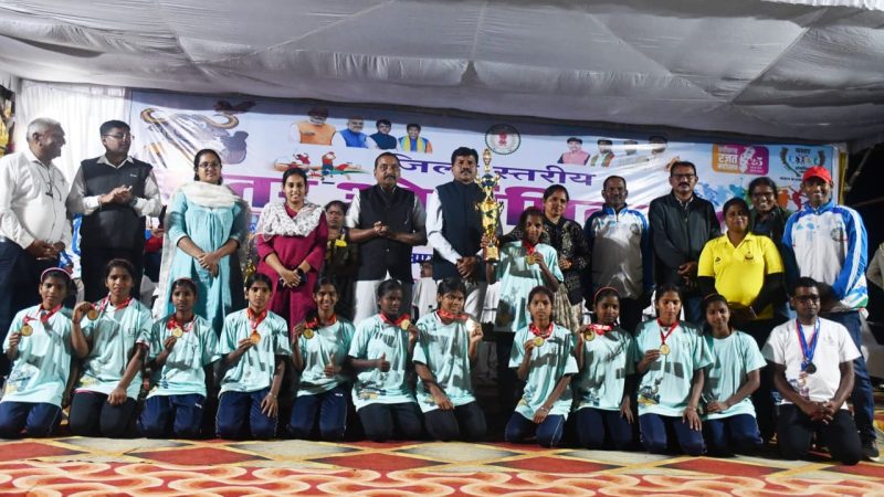 बस्तर ओलम्पिक 2025 : अबूझमाड़ ओरछा की बेटियाँ संभाग स्तरीय खो-खो प्रतियोगिता में नारायणपुर का करेंगी प्रतिनिधित्व