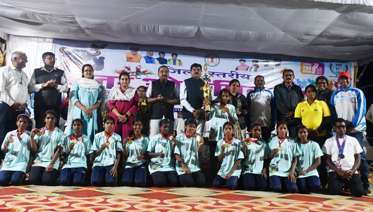बस्तर ओलम्पिक 2025 : अबूझमाड़ ओरछा की बेटियाँ संभाग स्तरीय खो-खो प्रतियोगिता में नारायणपुर का करेंगी प्रतिनिधित्व