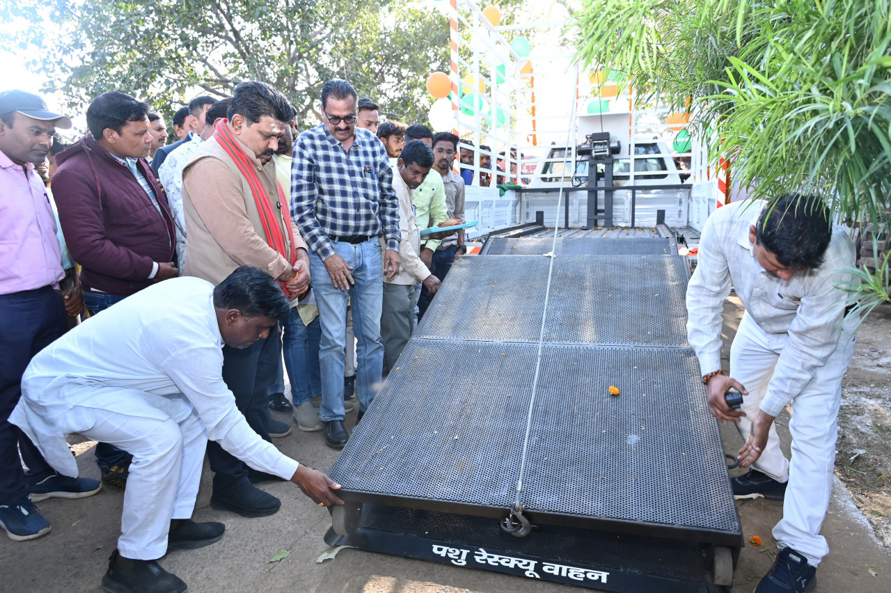 पशु रेस्क्यु वाहन से दुर्घटनाग्रस्त पशुओं को मिलेगी त्वरित चिकित्सा सुविधा – उप मुख्यमंत्री विजय शर्मा