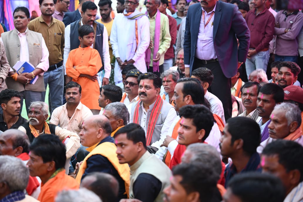 उपमुख्यमंत्री विजय शर्मा ग्राम मोटियारी में नवधा रामायण में हुए शामिल