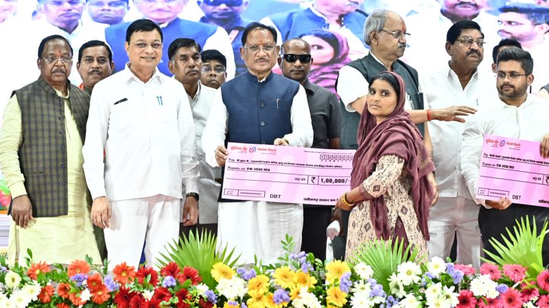 सुशासन, संवेदना और सुरक्षा : श्रमिक हित में छत्तीसगढ़ सरकार के दो वर्ष