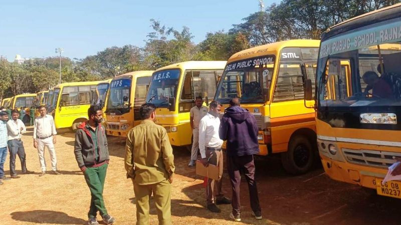 परिवहन विभाग द्वारा 104 स्कूली बसों की मानक सुरक्षा जांच