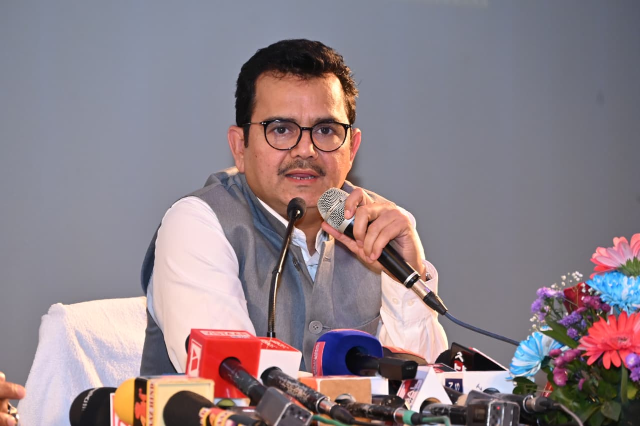 सचिव खनिज संसाधन विभाग छत्तीसगढ़ शासन पी. दयानंद की पत्रकार वार्ता