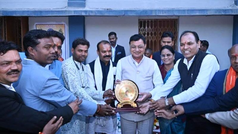 कैबिनेट मंत्री देवांगन धीवर समाज के नववर्ष एवं पारिवारिक मिलन समारोह में हुए शामिल