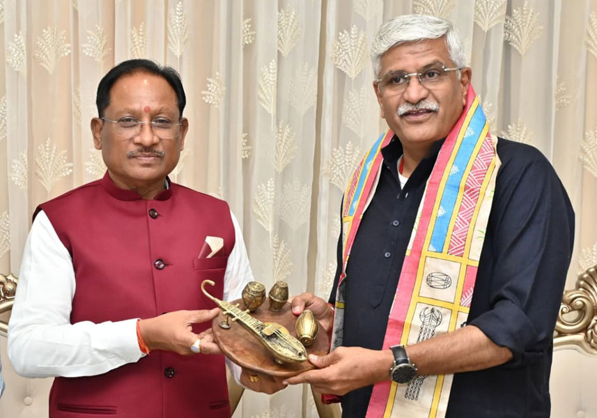 केंद्रीय पर्यटन एवं संस्कृति मंत्री गजेन्द्र सिंह शेखावत ने मुख्यमंत्री विष्णुदेव साय से की सौजन्य भेंट