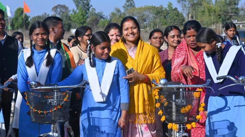 सरस्वती साइकिल योजना से बालिकाओं को मिला शिक्षा का संबल