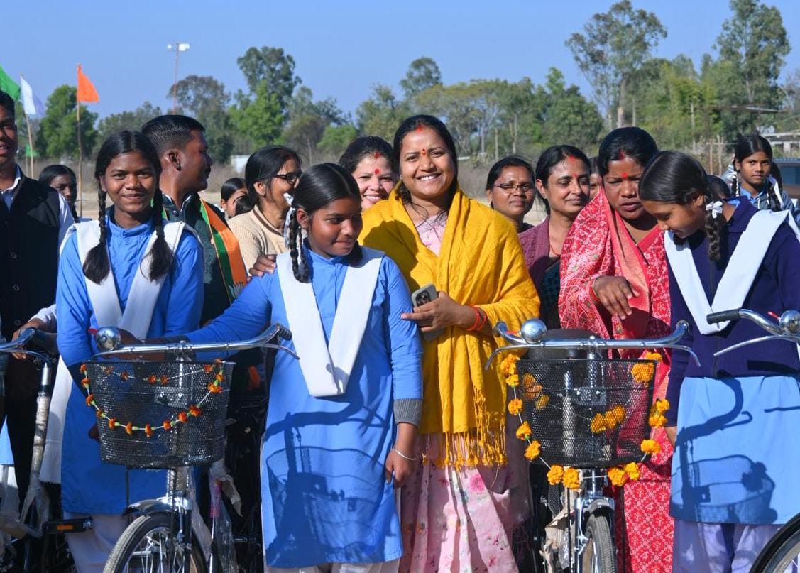 सरस्वती साइकिल योजना से बालिकाओं को मिला शिक्षा का संबल