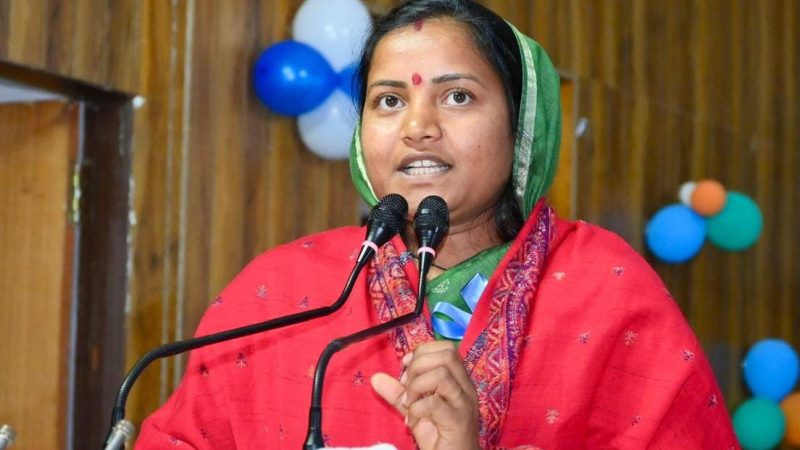 स्वामी विवेकानंद के विचारों से ही होगा सशक्त भारत का निर्माण : मंत्री श्रीमती लक्ष्मी राजवाड़े