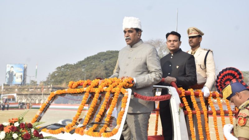 77वें गणतंत्र दिवस पर विधायक राजेश मुणत ने फहराया तिरंगा