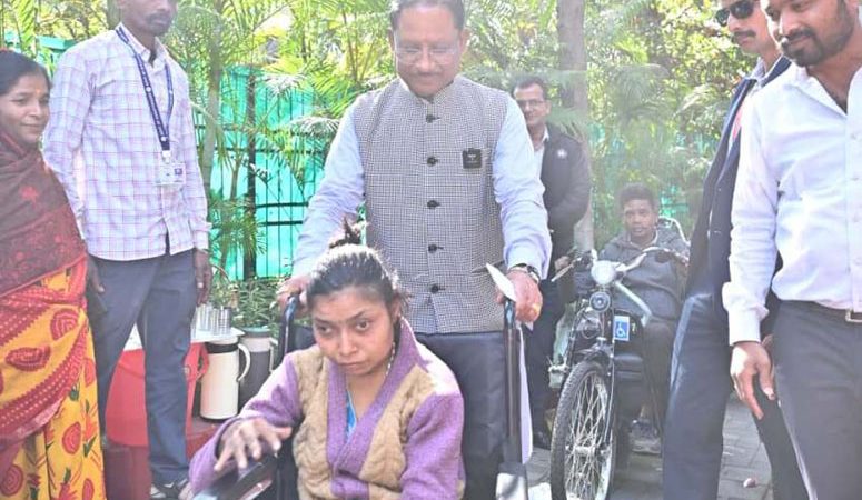 मुख्यमंत्री जनदर्शन में दिव्यांगजनों को मिली राहत
