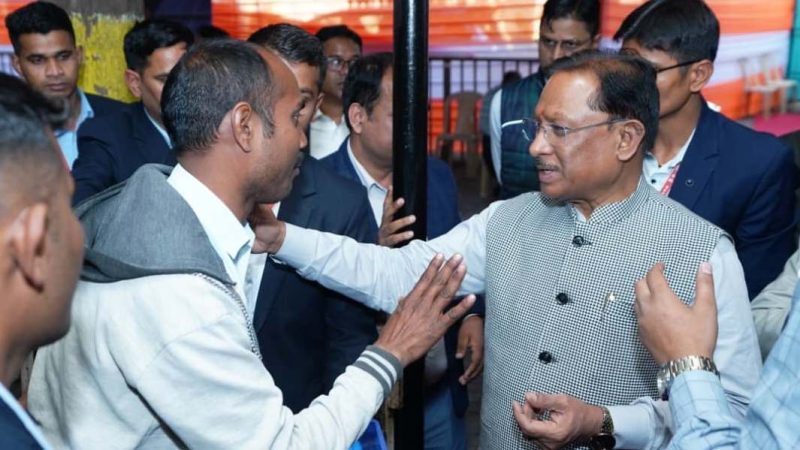 सुशासन के केंद्र में संवेदनशीलता, जनदर्शन में तत्काल सुलझी समस्याएं