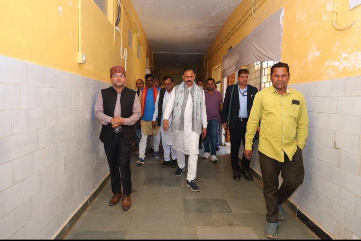स्वास्थ्य मंत्री श्याम बिहारी जायसवाल ने सामुदायिक स्वास्थ्य केन्द्र बोड़ला का किया औचक निरीक्षण