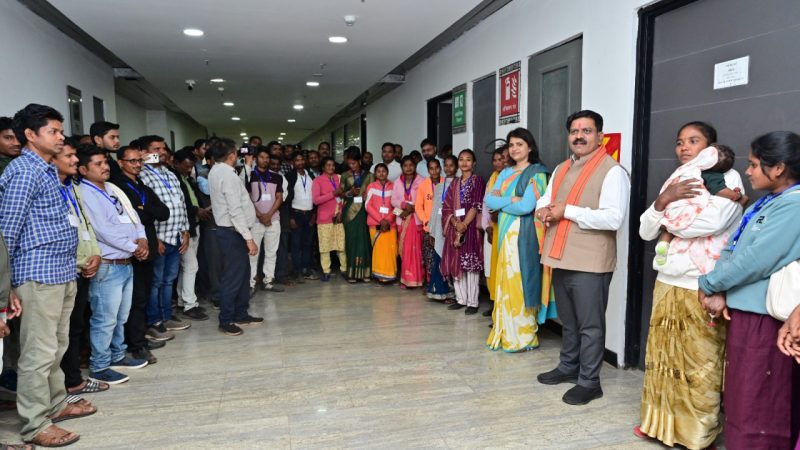 सुकमा जिले के ग्राम पंचायत प्रतिनिधियों से उपमुख्यमंत्री विजय शर्मा ने की मुलाकात