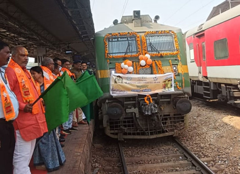 रामलला दर्शन योजना के अंतर्गत राजनांदगांव–दुर्ग रेलवे स्टेशन पर दिखा आस्था और उत्साह का अद्भुत संगम