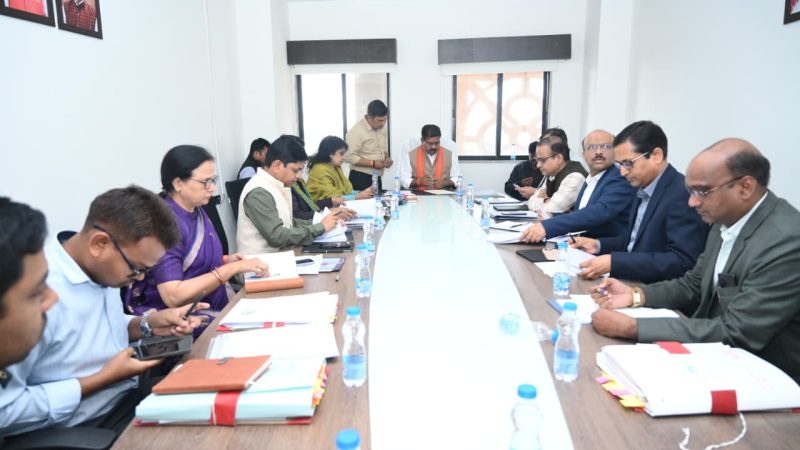 पंचायत एवं ग्रामीण विकास विभाग के बजट निर्माण को लेकर उपमुख्यमंत्री विजय शर्मा ने ली समीक्षा बैठक