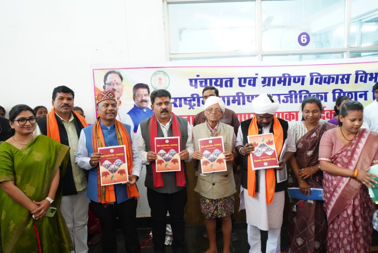 उप मुख्यमंत्री विजय शर्मा एवं वन मंत्री केदार कश्यप ने की नारायणपुर में नियद नेल्लानार क्षेत्रों के विकास कार्यों की समीक्षा