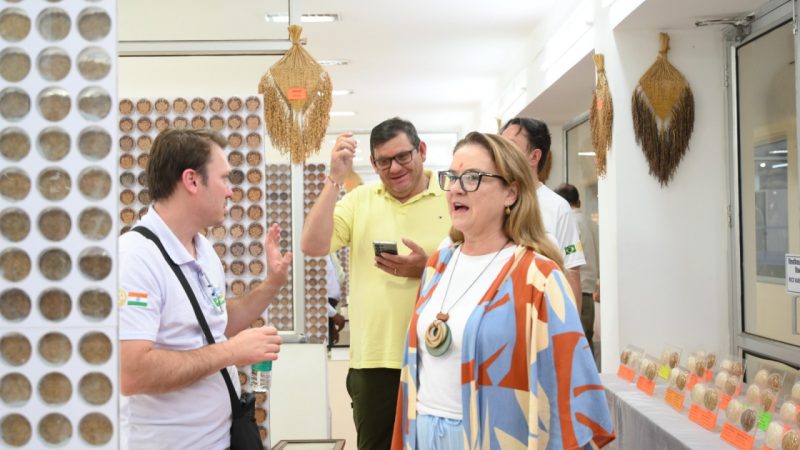 विश्वविद्यालय में उत्पाद विक्रय केन्द्र के नये स्वरूप का उद्घाटन