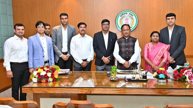 मुख्यमंत्री से राज्य प्रशासनिक सेवा से भारतीय प्रशासनिक सेवा में नियुक्त हुए अधिकारियों ने की सौजन्य भेंट