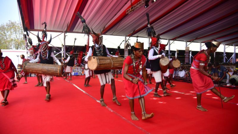 राष्ट्रपति के समक्ष बास्तानार के युवाओं ने ‘गौर नृत्य’ से बिखेरे अद्भुत लोक-रंग