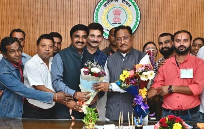 मुख्यमंत्री से छत्तीसगढ़ कर्मचारी अधिकारी फेडरेशन के प्रतिनिधिमंडल ने की मुलाकात