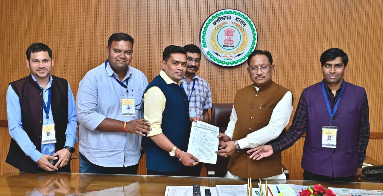 मुख्यमंत्री विष्णुदेव साय से प्रेस क्लब प्रतिनिधिमंडल ने की सौजन्य मुलाकात