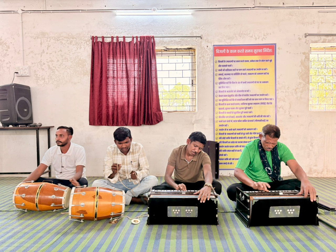 जिन हाथों ने कभी बंदूक थामकर हिंसा को अंजाम दिया, वही प्रशिक्षण लेकर सीख रहे हुनर