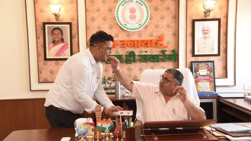 पर्यटन एवं संस्कृति मंत्री राजेश अग्रवाल के निज सहायक कौस्तुभ पांडेय को डॉ. सी.वी. रमन विश्वविद्यालय से पीएचडी की उपाधि