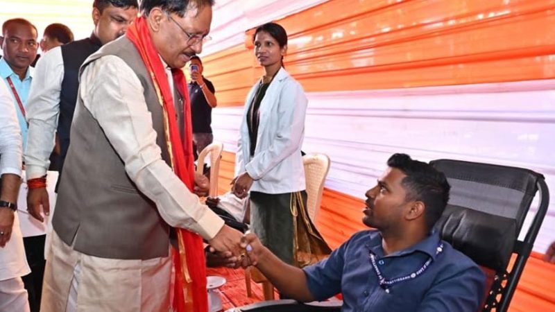 जन्मदिन पर सेवा का संदेश: मुख्यमंत्री साय ने जन्मदिन पर रक्तदान शिविर का किया शुभारंभ