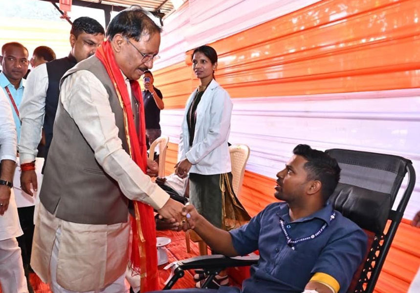 जन्मदिन पर सेवा का संदेश: मुख्यमंत्री साय ने जन्मदिन पर रक्तदान शिविर का किया शुभारंभ