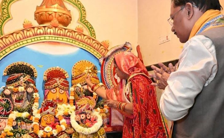 62वें जन्मदिवस पर मुख्यमंत्री विष्णुदेव साय ने श्री जगन्नाथ मंदिर में पूजा-अर्चना कर प्रदेशवासियों के सुख-समृद्धि की कामना की