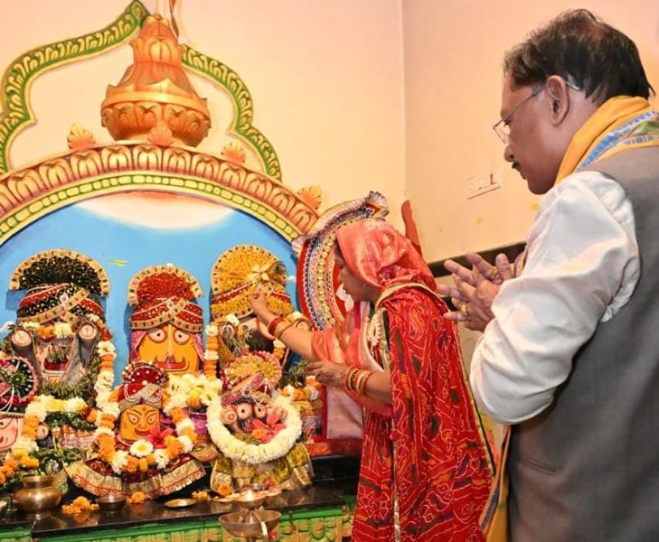 62वें जन्मदिवस पर मुख्यमंत्री विष्णुदेव साय ने श्री जगन्नाथ मंदिर में पूजा-अर्चना कर प्रदेशवासियों के सुख-समृद्धि की कामना की