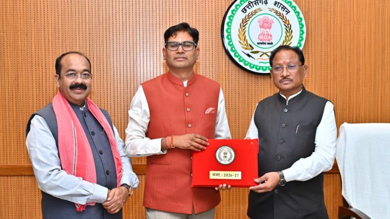 मुख्यमंत्री विष्णु देव साय से आज विधानसभा परिसर स्थित उनके कक्ष में वित्त मंत्री ओपी चौधरी ने वित्तीय वर्ष 2026-27 का बजट प्रस्तुत करने से पूर्व मुलाकात की