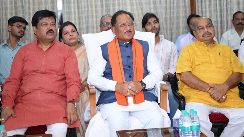 मुख्यमंत्री विष्णु देव साय ने सुनी ‘मन की बात’ की 132वीं कड़ी