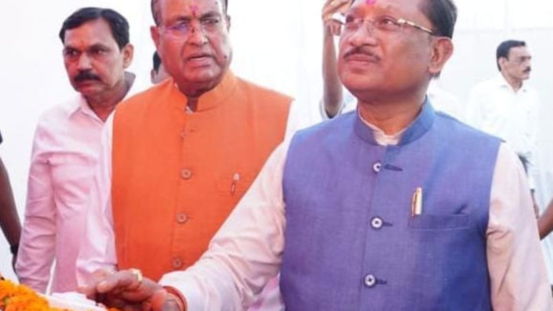 मुख्यमंत्री विष्णुदेव साय ने बड़ादेव की पूजा कर प्रदेशवासियों की सुख-समृद्धि की कामना की