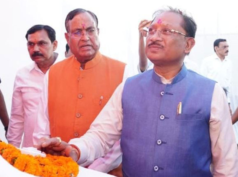 मुख्यमंत्री विष्णुदेव साय ने बड़ादेव की पूजा कर प्रदेशवासियों की सुख-समृद्धि की कामना की