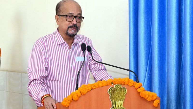 सेवा और समर्पण भाव के कारण भारतीय डॉक्टरों को देश के बाहर भी मिलता है सम्मान – डेका