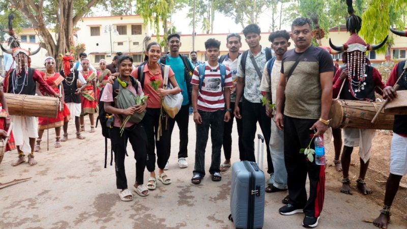 खेलो इंडिया ट्रायबल गेम्स : केरल की एथलेटिक्स टीम पहुंची जगदलपुर, पारंपरिक लोकनृत्य से हुआ भव्य स्वागत