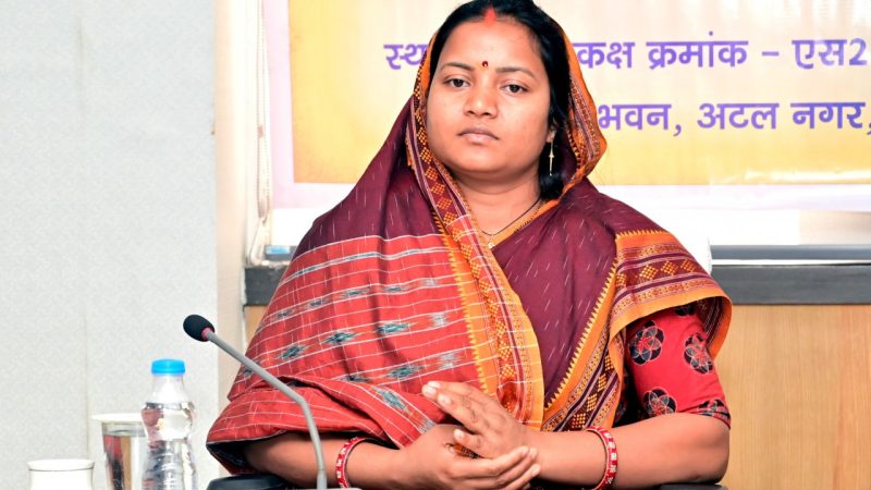 महिलाओं को आर्थिक रूप से स्वावलंबी बनाने के लिए महिला कोष की योजनाओं का विस्तार जरूरी : मंत्री लक्ष्मी राजवाड़े