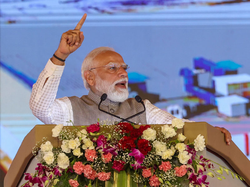 प्रधानमंत्री नरेन्‍द्र मोदी ने नोएडा अंतर्राष्ट्रीय हवाई अड्डे के पहले चरण के उद्घाटन के अवसर पर अपने संबोधन की कुछ झलकियाँ साझा कीं