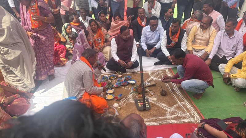 कृषि मंत्री राम विचार नेताम ने धोन्धा प्रतापपुर में किया कृषि महाविद्यालय का भूमि पूजन